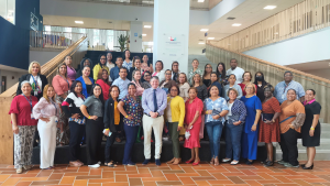 El Colegio Metropolitano de Panamá, AmCham y Glasswing se unen para fortalecer la educación en San Miguelito con el taller 'Herramientas digitales para la enseñanza'